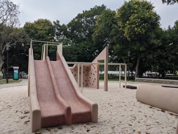 結合發展低碳城市的方向，台南市政府開闢長興生態公園