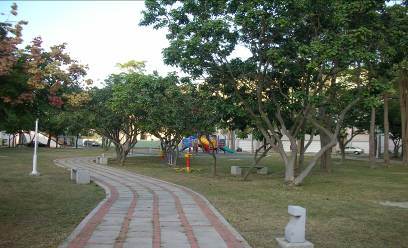 建平公園位於台南市政府正後方，適合小憩放鬆